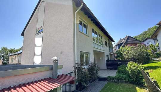 Bild von Gepflegte DHH mit Küche und Garage in Ruhelage von Falkenstein
