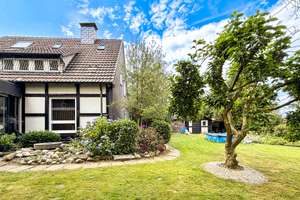 Ein vermietetes Zuhause zum Mitwachsen
in Linden (Grenze Hattingen Winz-Baak) – Die vollständige Adresse der Immobilie erhältst du vom Anbieter., 44879 Linden, Bochum – Vorschaubild 2