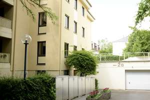 Stilvolles Wohnen mit Blick ins Grüne: Großzügige 3-4 Zimmer DG-Wohnung mit Balkon, Kamin & Garage  – Die vollständige Adresse der Immobilie erhältst du vom Anbieter., 65189 Südost, Wiesbaden – Vorschaubild 4