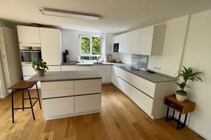 Lichtdurchflutetes Zuhause mit traumhaftem Wintergarten und Gartenidylle – Die vollständige Adresse der Immobilie erhältst du vom Anbieter., 70619 Riedenberg, Stuttgart – Vorschaubild 3