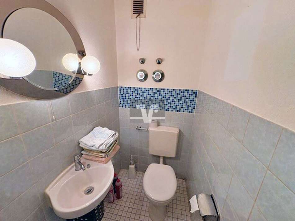 Separates Gäste-WC