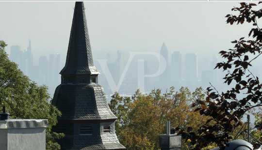 Bild von Zweifamilienhaus in guter Wohnlage mit Skyline-Blick