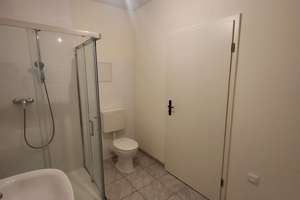 Ideale Singlewohnung für Pendler, Senioren & Studenten + Balkon + Einbauküche! – Ernst-Thälmann-Straße 2, 4571 Rötha – Vorschaubild 8