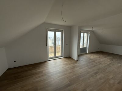 4-Zimmer Dachgeschosswohnung mit Südostbalkon - vollständig renoviert - offene Küche