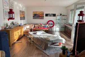 Charmante, helle Halbparterre-Wohnung mit Loggia – auch für eine Kleinfamilie geeignet.