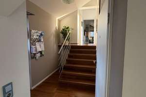 Charmante 3-Zi-DG-Wohnung: 72m² Wohnfl., 105m² Grundfl., Balkon, Keller, Parkplatz & große Terrasse. – Die vollständige Adresse der Immobilie erhältst du vom Anbieter., 70599 Plieningen (Ortsteil), Stuttgart – Vorschaubild 9