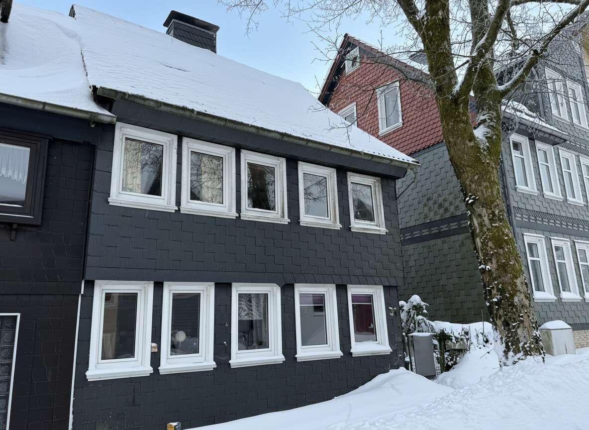 Doppelhaushälfte mit ca. 120 qm Wohnfläche, Garten, Carport und Schuppen in der Buntenböcker Straße, Goslar Kreis – Bild 3