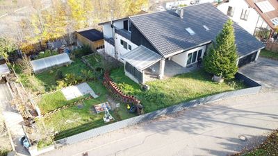 Traum vom großzügigem Wohnen mit Garten: Mehrfamilienhaus mit 4 Garagen, 3 Bädern, Werkstatt+ Sauna