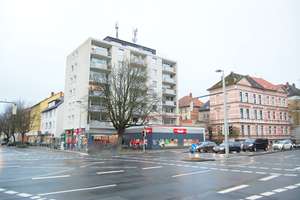 frisch Renovierte 3 Zimmerwohnung mit Balkon, Stellplatz, Einbauküche & Fahrstuhl im Östlichen Ring – Die vollständige Adresse der Immobilie erhältst du vom Anbieter., 38102 Östliches Ringgebiet, Braunschweig – Vorschaubild 2