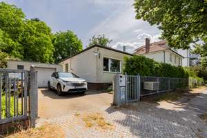 Privatverkauf - Vollunterkellerter Bungalow mit viel Platz in begehrter Lage – Wünsdorfer Straße 95, 12307 Lichtenrade, Berlin – Vorschaubild 1