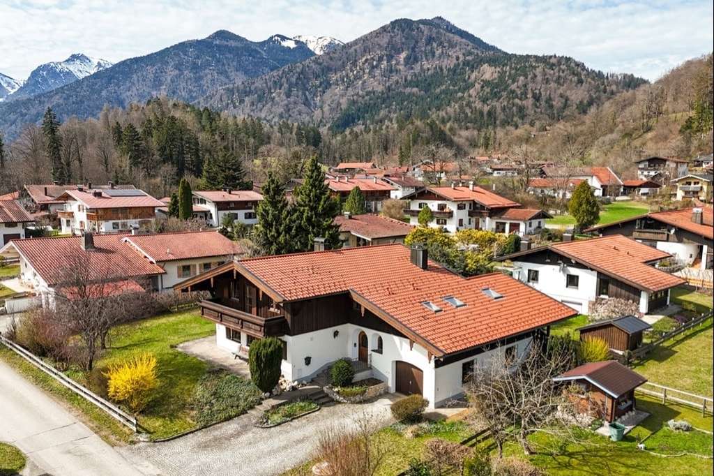 Immobilie in Schleching - Landhaus mitten in den Bergen! - Bild 0