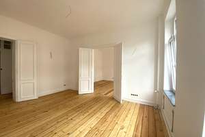 Sanierte Altbau -Wohnung in zentraler Lage von Düsseldorf – 40211 Stadtmitte, Düsseldorf – Vorschaubild 2