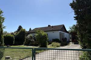 Eigenheim im Grünen - modernisiertes Einfamilienhaus im Bungalow-Stil