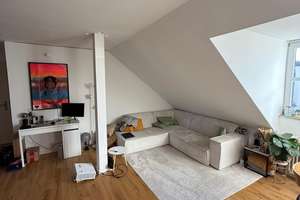 Charmante 3-Zimmer-Dachgeschosswohnung im Herzen von Haidhausen – Die vollständige Adresse der Immobilie erhältst du vom Anbieter., 81675 Haidhausen Nord, München – Vorschaubild 1