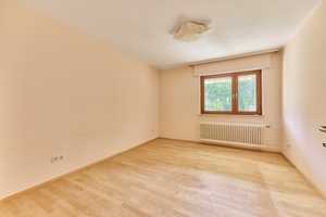 In ruhiger Lage: Freie, vielseitige Doppelhaushälfte mit 3 Wohnungen, Garage & Garten in Sandhofen! – Mannheim – Vorschaubild 6