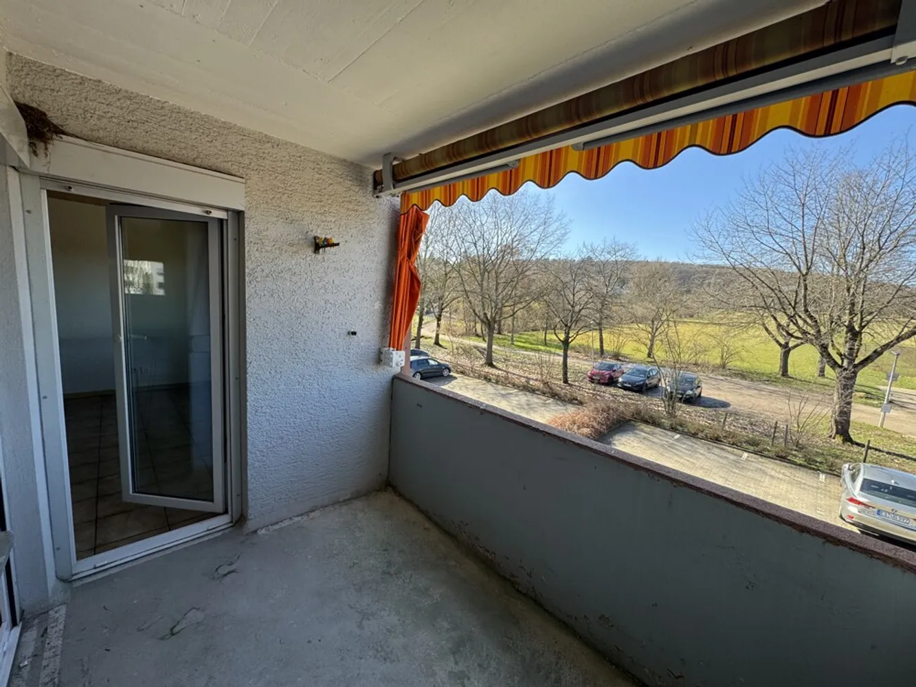 Wer küsst diese großzügige 3,5 Zi.Wohnung mit Garage wieder wach?, Esslingen Kreis – Bild 4