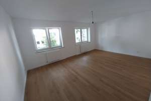 Modernisierte 3 Zimmer Wohnung mit Balkon in Bilderstöckchen – Hunsrückstr. 14 14, 50739 Bilderstöckchen, Köln – Vorschaubild 3