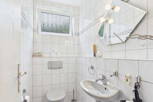 RUHIGES WOHNEN MIT BLICK INS GRÜNE - CHARMANTE MAISONETTE MIT BALKON UND TERRASSE AM MOOSBACHTAL – Die vollständige Adresse der Immobilie erhältst du vom Anbieter., 65187 Biebrich, Wiesbaden – Vorschaubild 21