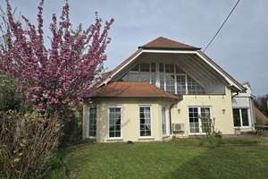 Großzügige Villa mit Garten in zentraler Lage (provisionsfreier Verkauf) – Tulpenstraße 1, 66793 Saarwellingen – Vorschaubild 4