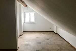 Preiswerte, neuwertige 5-Zimmer-Doppelhaushälfte mit gehobener Innenausstattung und EBK in Wolnzach – Pfaffenhofen an der Ilm (Kreis) – Vorschaubild 1