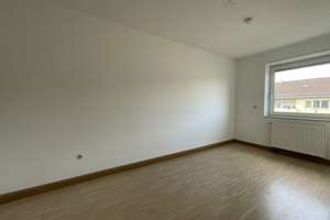 Attraktive 3-ZKB mit Einbauküche und Balkon in Augsburg-Lechhausen – Wallnerstraße 5, 86167 Lechhausen-West, Augsburg – Vorschaubild 7