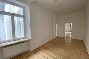 ALTBAU AT ITS BEST! STILVOLLE 3-ZIMMER-WOHNUNG INMITTEN DER WIESBADENER FUSSGÄNGERZONE! – Die vollständige Adresse der Immobilie erhältst du vom Anbieter., 65185 Mitte, Wiesbaden – Vorschaubild 6