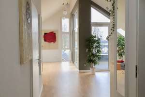 Elegante Atelierwohnung, hochwertig, Designerbad, Parkettboden, offene Wohnküche, Dachterrasse!