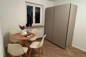 Top saniert: Exklusives und ruhiges möbliertes City-Apartment in Top-Lage – Lange Gasse 24, 86152 Georgs- und Kreuzviertel, Augsburg – Vorschaubild 3
