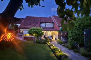 Helles 5-Zi.-Reihenhaus mit sonnigem Garten, Garage & viel Privatsphäre in Klein Berkel