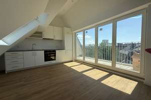 Erstbezug Dachgeschosswohnung mit Balkon in Köln-Rodenkirchen mit neuer Einbauküche – Maternusstraße 39, 50996 Rodenkirchen (Ortsteil), Köln – Vorschaubild 3