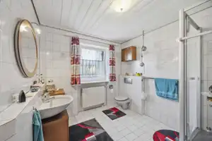 Geräumiges Einfamilienhaus mit Bergblick und großem Garten in ruhiger Lage – Rosenheim (Kreis) – Vorschaubild 9