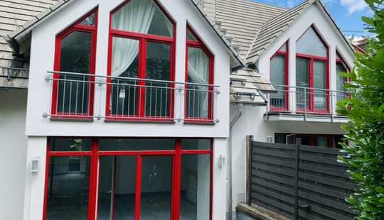 Bild von Schmitten-Oberreifenberg: 3-Familienhaus, Baujahr 2004 - am Wald gelegen