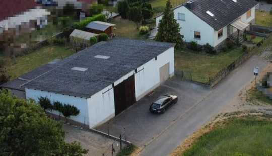 Bild von Großzügiges Einfamilienhaus mit vielseitig nutzbarer Halle auf weitläufigem Grundstück