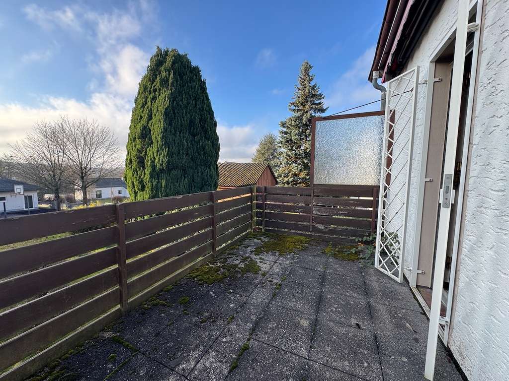 Immobilie in Gehlert - 2 Gen.-Wohnhaus mit Garage und schönem Garten in Südwest-Ausrichtung -PROVISIONSFREI- - Bild 3