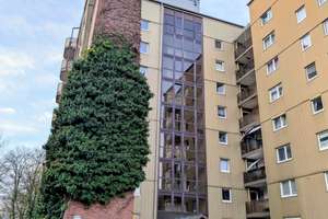 Charmante 2 Zimmer Wohnung mit Balkon – Die vollständige Adresse der Immobilie erhältst du vom Anbieter., 51143 Zündorf, Köln – Vorschaubild 1