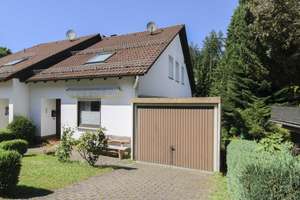 Zögern Sie nicht: Gepflegte Doppelhaushälfte mit Garten& Garage  – Die vollständige Adresse der Immobilie erhältst du vom Anbieter., 37603 Holzminden – Vorschaubild 1