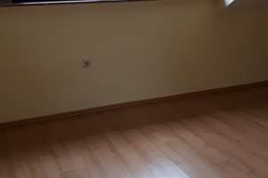 Schöne 2,5-Zimmer Mansardenwohnung mit Einbauküche – Kelheimer Str. X, 51103 Höhenberg, Köln – Vorschaubild 8