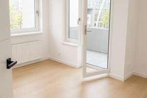 Saniert, mit Balkon und Pkw-Stellplatz
-nahe Savignyplatz und Ku´damm im Wielandkiez- – Die vollständige Adresse der Immobilie erhältst du vom Anbieter., 10625 Charlottenburg, Berlin – Vorschaubild 4