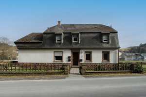 3-Parteienhaus mit guter Ausstattung in familienfreundlicher Lage – Vulkaneifel (Kreis) – Vorschaubild 1