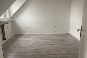 Ansprechende 2-Zimmer-Dachgeschosswohnung zu vermieten in Duisburg Alt-Homberg – Duisburg – Vorschaubild 3