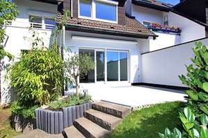 Lichtdurchflutetes Reihenendhaus mit Garten in ruhiger Lage