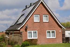 Nachhaltig wohnen im Grünen - Charmantes Einfamilienhaus mit PV-Anlage – Dithmarschen (Kreis) – Vorschaubild 1