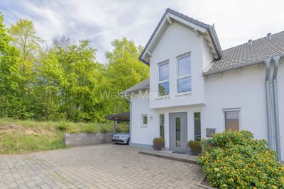 Perfekt für Ihre Familie – Gepflegte Doppelhaushälfte mit 5 Zimmern, Terrasse & Carport