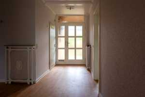 Geräumige Doppelhaushälfte mit separater Einliegerwohnung und 3 Garagen – Göttingen (Kreis) – Vorschaubild 3