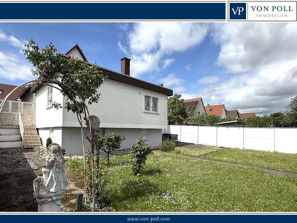 Gartenansicht mit Anbau