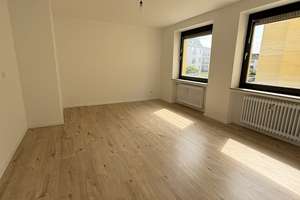 Neugründung Moderne 6er-WG mit Balkon & großer Wohnküche in der Nähe zum Viertel