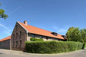 Stilvolles Dachgeschoss-Apartment in historischer Hofanlage von
Köln-Zündorf – Die vollständige Adresse der Immobilie erhältst du vom Anbieter., 51143 Zündorf, Köln – Vorschaubild 3