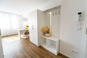 All Inclusive Mitten in Stuttgart: Möblierte Wohnung mit Gartenanlage und Tiefgaragenstellplatz – Nordbahnhofstraße 15, 70191 Am Pragfriedhof, Stuttgart – Vorschaubild 2
