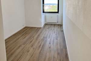 Studieren mit Blick ins Grüne - Renoviertes Apartment inkl. PKW-Stellplatz - Bezugsfertig ab sofort – Richard-Schirrmann-Straße 10, 55122 Hartenberg-Münchfeld, Mainz – Vorschaubild 2