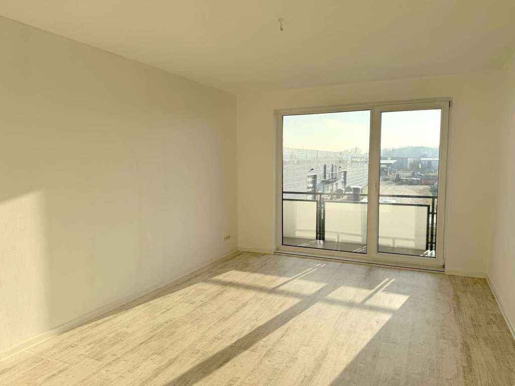 Immobilie in Schorfheide - Bezugsfreie Wohnung mit 2 Balkone, Fußbodenheizung und Stellplatz in Finowfurt - Bild 1